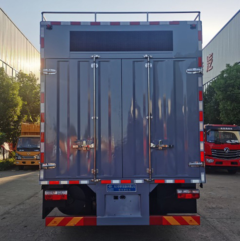 程力東風(fēng)吸污凈化車(chē)