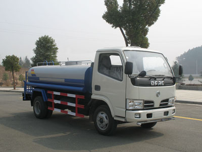 東風小金霸灑水車(新款歐三型)