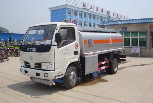 東風小霸王加油車